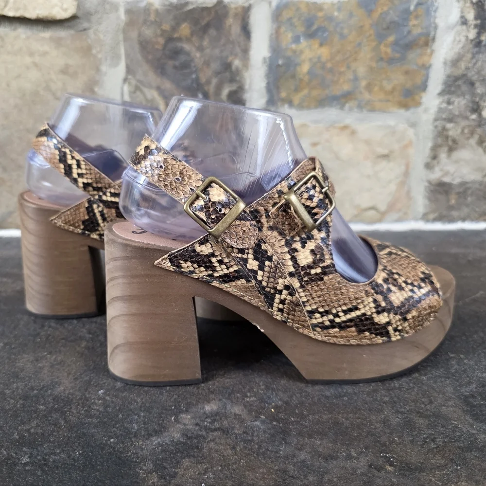 NEW Free People Belems Snake Clogs Platform Sandals Wooden Heels